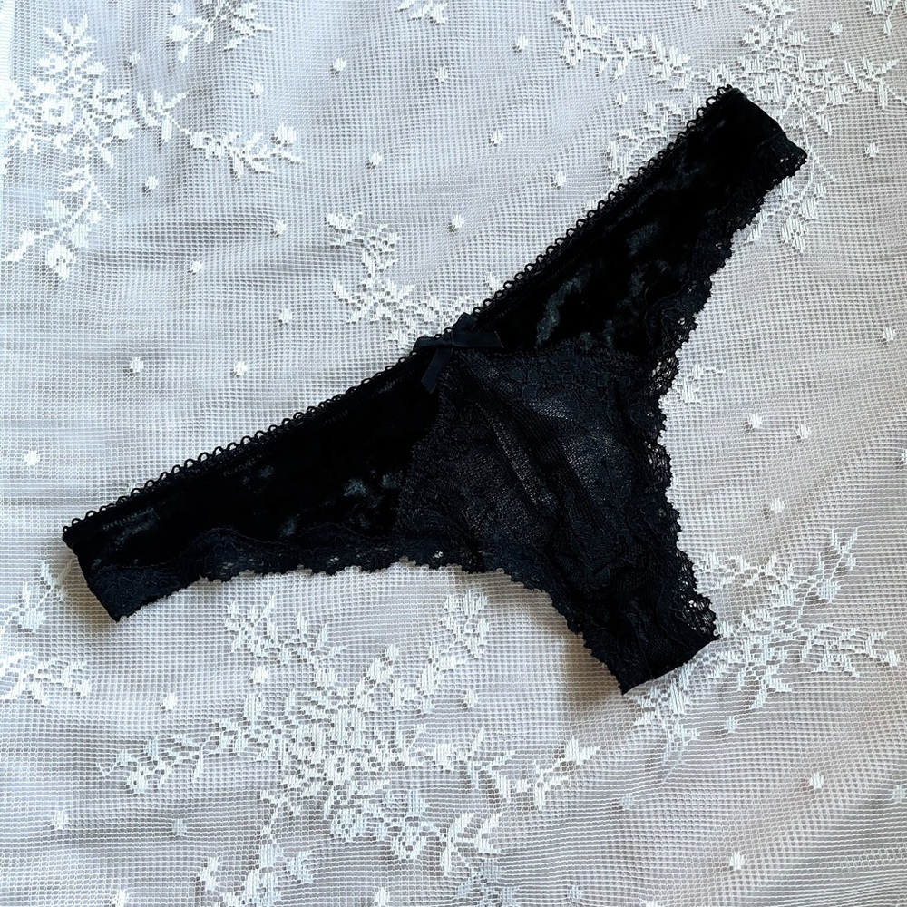 VS velvet thong